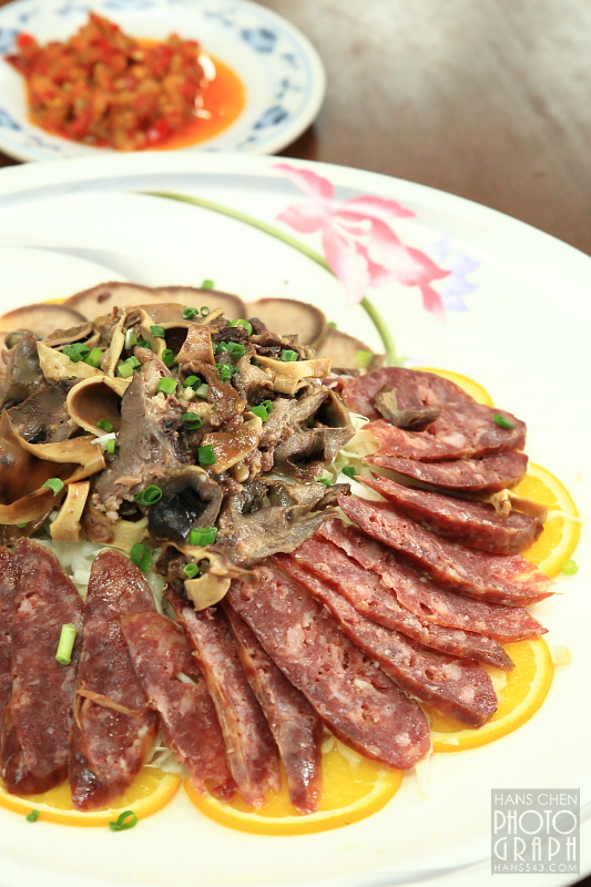 金門︱高坑牛肉店半牛大餐,高坑牛肉乾、馬家麵線、陳金福號貢糖等路大採購,夢幻蝶豆花試飲