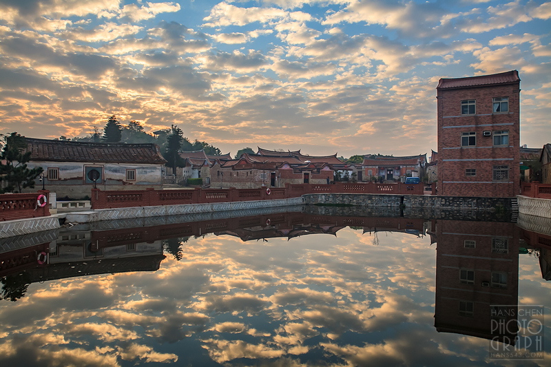 金門︱漫步古蹟中!清晨走訪環抱水潭,寧靜古樸的珠山聚落