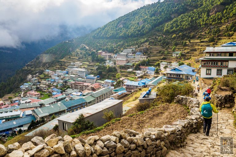 從 Pheriche 翡麗綺走到 Namche Bazaar 南崎巴札