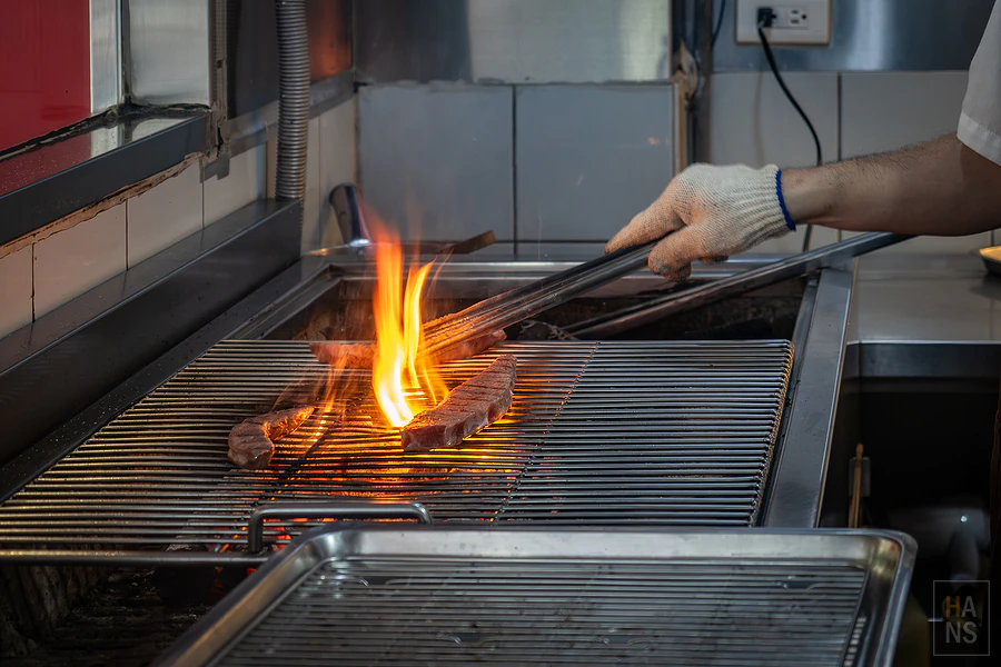 亨利客原味炭烤牛排︱台北六張犁站美食