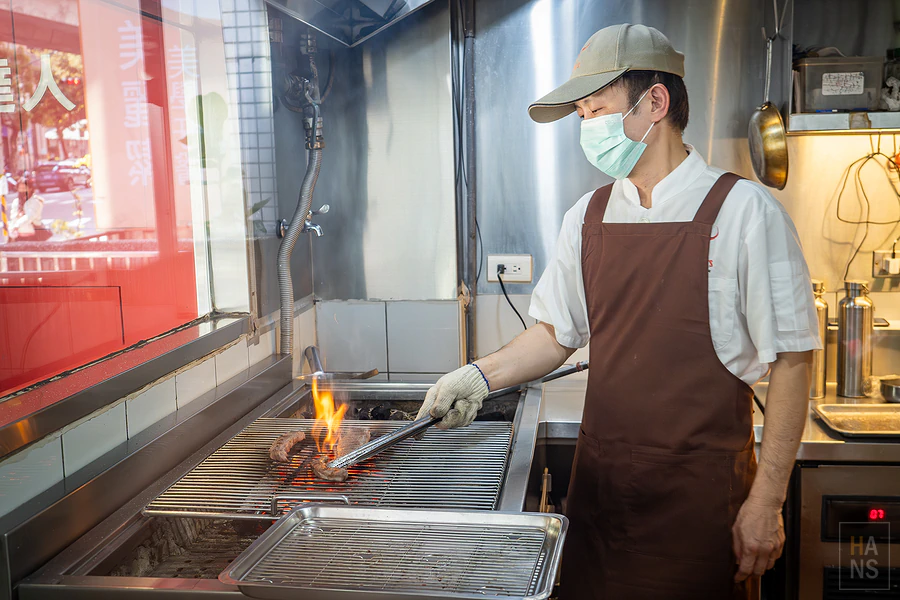 亨利客原味炭烤牛排︱台北六張犁站美食