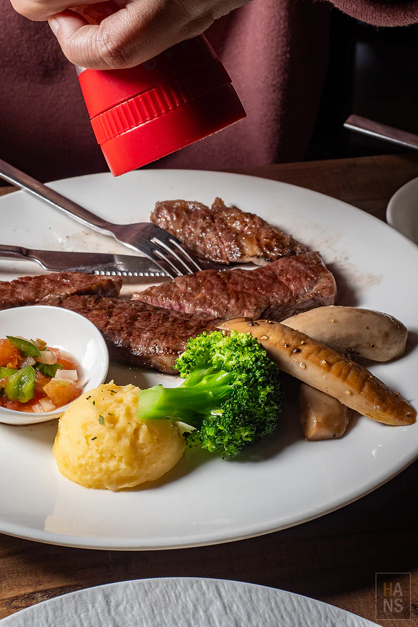 亨利客原味炭烤牛排︱台北六張犁站美食