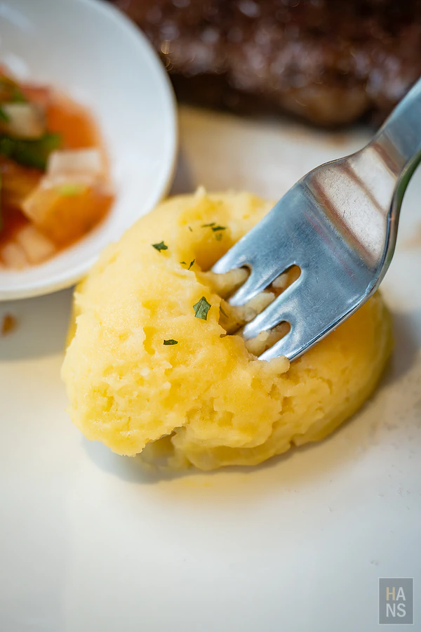 亨利客原味炭烤牛排︱台北六張犁站美食