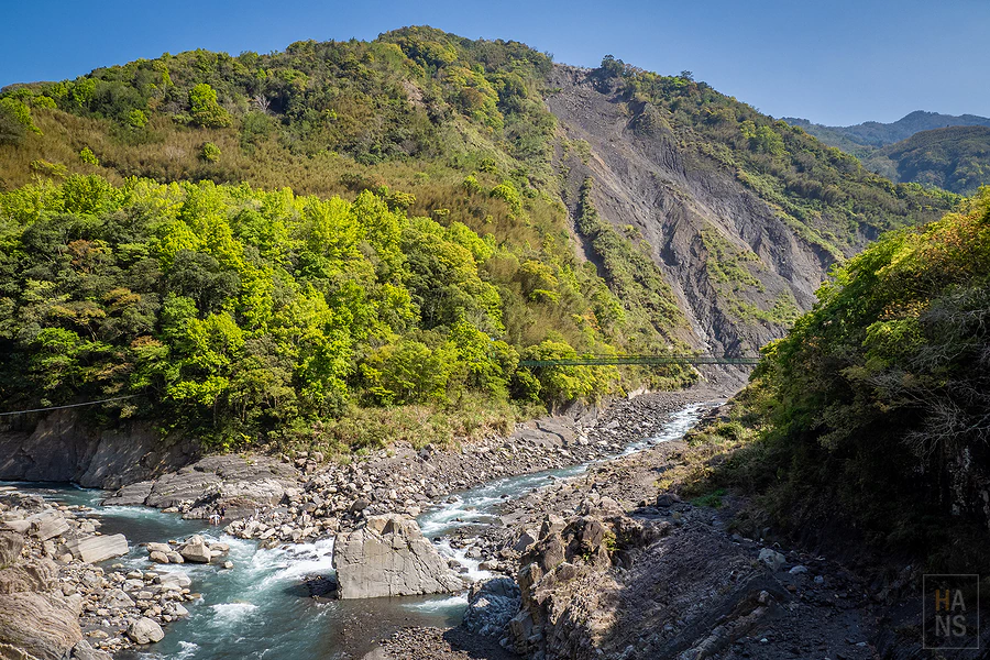 秀巒軍艦岩．軍艦岩吊橋