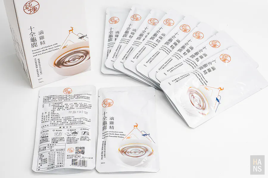 純煉十全龜鹿滴雞精 盒裝與10包內容物