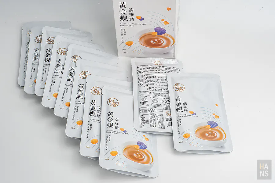 純煉黃金蜆滴雞精 盒裝與10包內容物