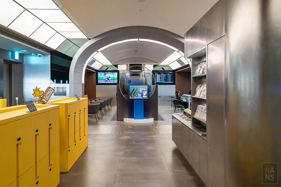 搭乘星宇航空商務艙的迎賓飲品與點心