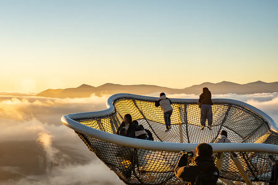 遊客在Cloud Pool雲海池中拍照留念