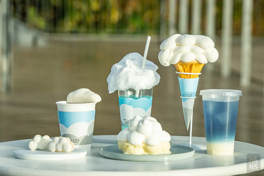 星野TOMAMU雲Cafe販售的雲朵霜淇淋與雲海咖啡等特色甜點