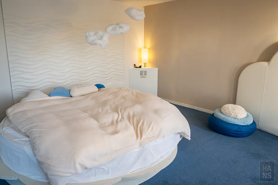 RISONARE雲朵主題套房的臥室與雲朵床鋪