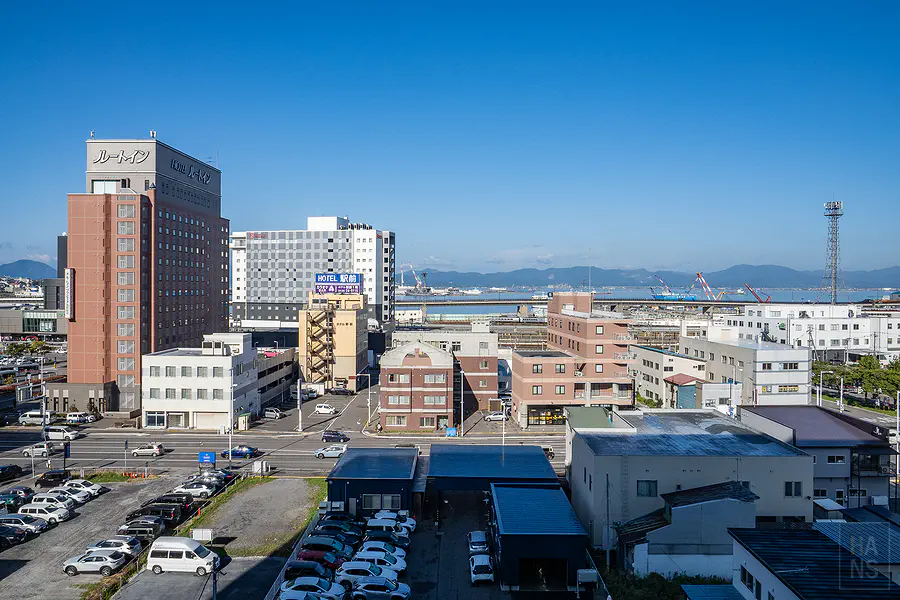 從星野OMO5函館客房看函館市區
