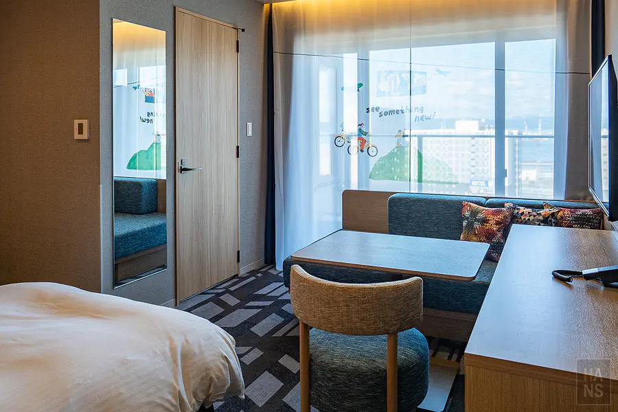 星野OMO5函館︱View Bath Twin Room 窗景沙發