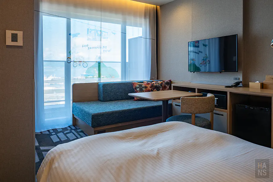 星野OMO5函館︱View Bath Twin Room 房內沙發區