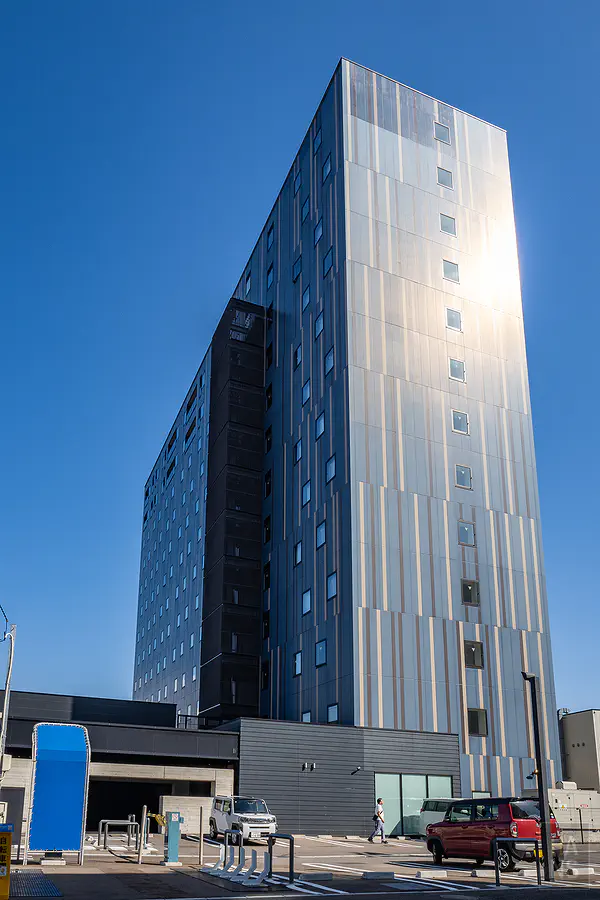 星野OMO5函館︱建築外觀與陽光