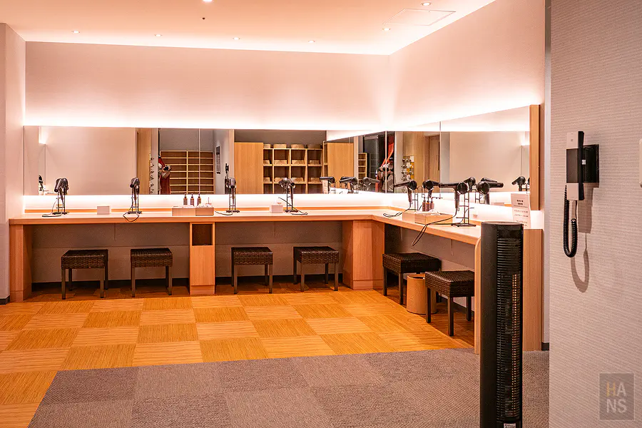 星野OMO5函館︱溫泉梳化區