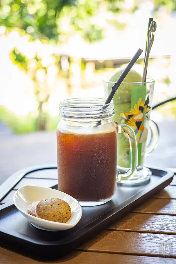 松園別館咖啡廳的冰咖啡與抹茶漂浮