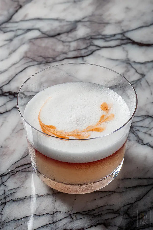 Sky Bar 調酒的泡沫拉花