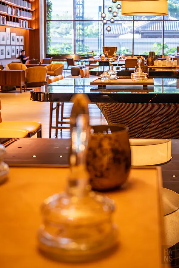 北緯23度咖啡廳的桌上擺設