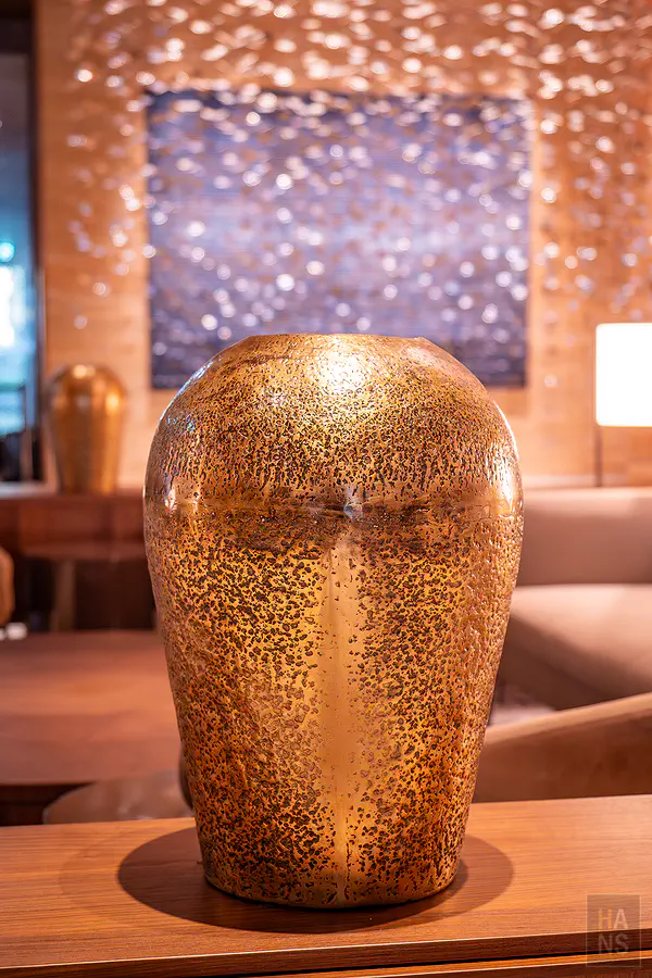 花蓮潔西艾美大廳的金色藝術花瓶