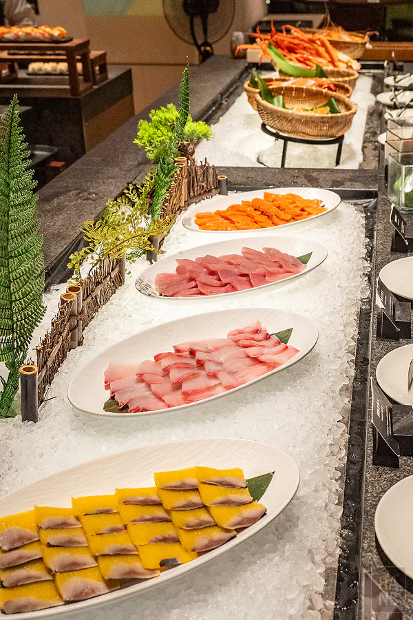 探索廚房 Buffet 的生魚片區
