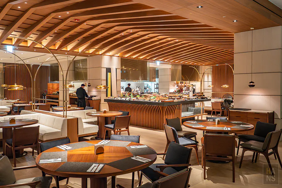 探索廚房的取餐區與用餐區