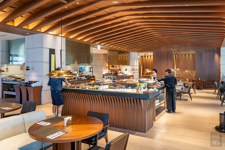 探索廚房早餐的取餐區