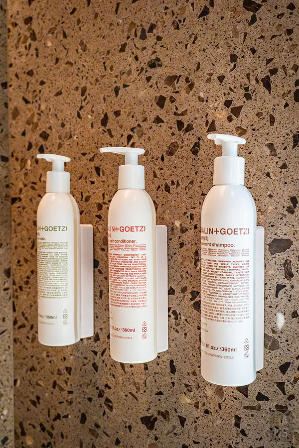 浴室備品使用 MALIN+GOETZ