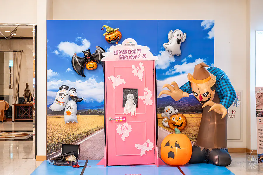 娜路彎大酒店大廳的萬聖節佈置