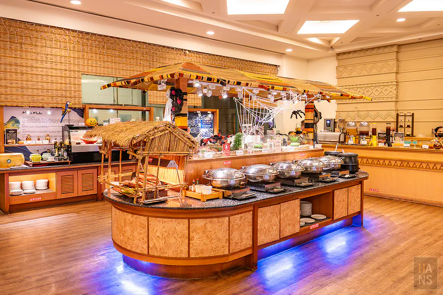 娜路彎 Buffet 的熟食取餐區