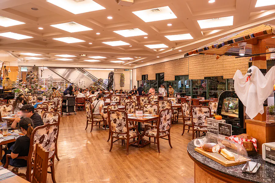 娜路彎歐風西餐廳晚餐時段的用餐環境