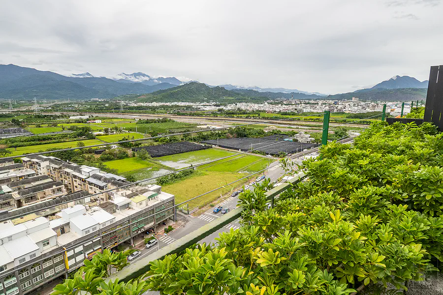 VIP 套房陽台俯瞰台東市景