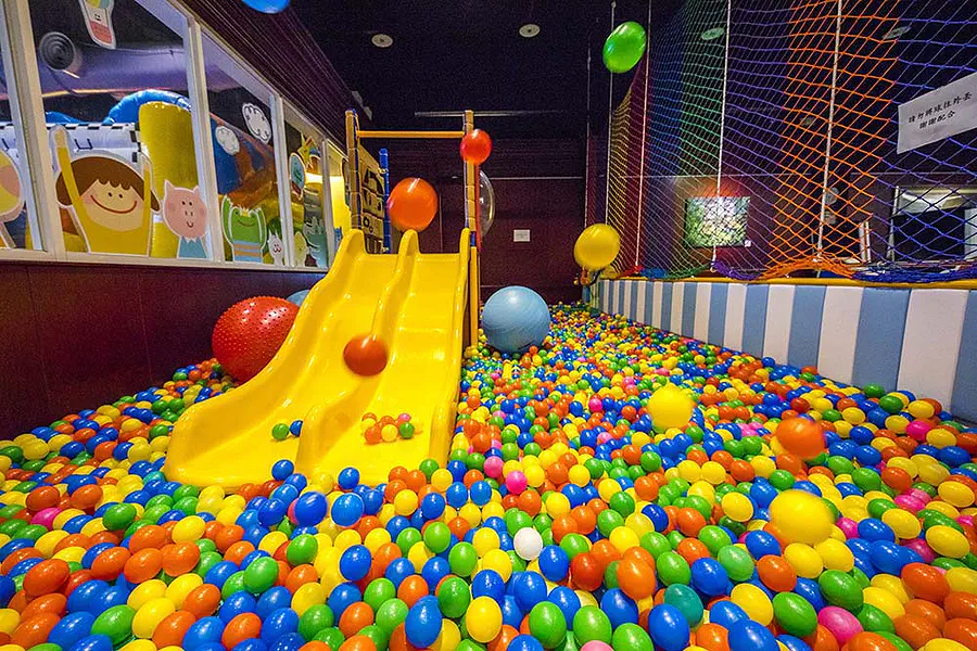 娜路彎 B1 親子娛樂廣場的球池