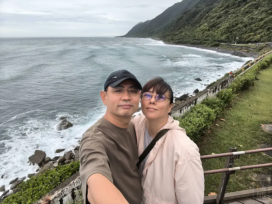 從大灣遊憩區眺望台11線海岸公路與太平洋