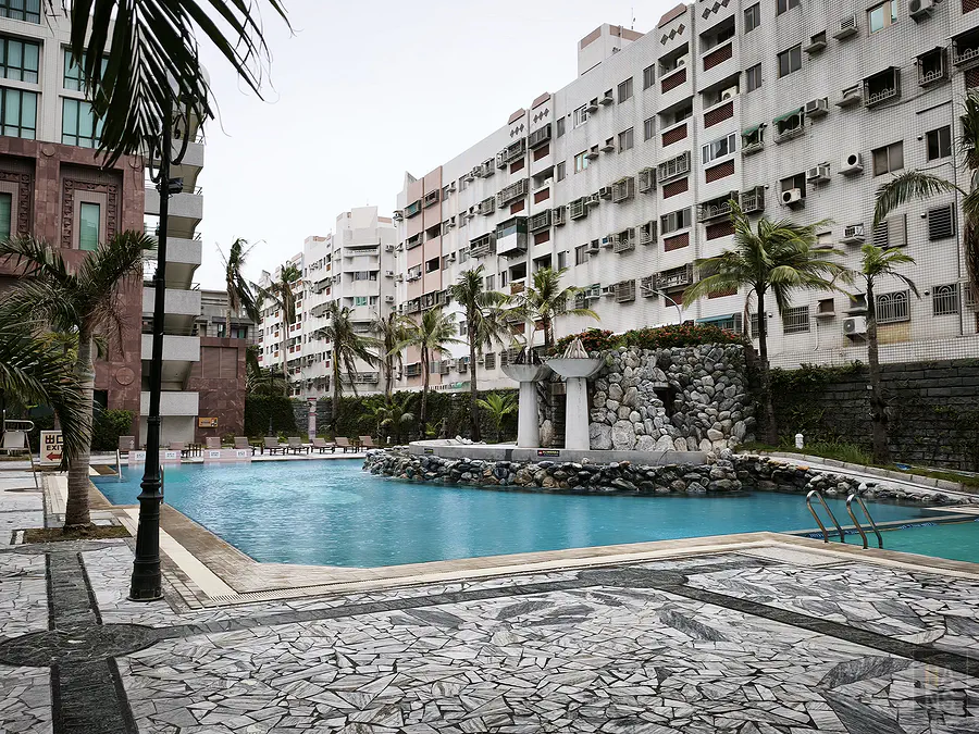 台東娜路彎大酒店白天的戶外游泳池