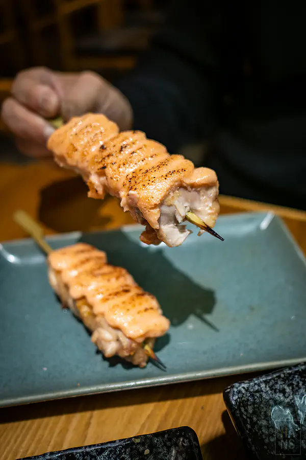 炙燒後香氣四溢的明太子雞腿肉