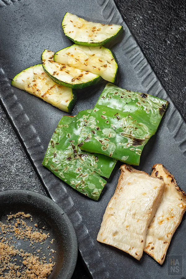 烤至完美熟度的節瓜、青椒與杏鮑菇