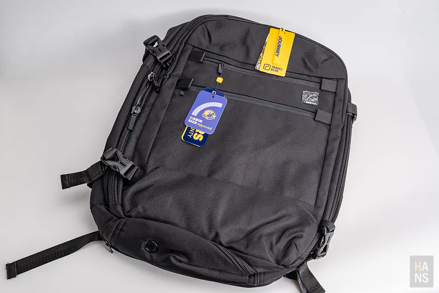 Travel Blue Journey 經典款旅行後背包 正面外觀極簡設計