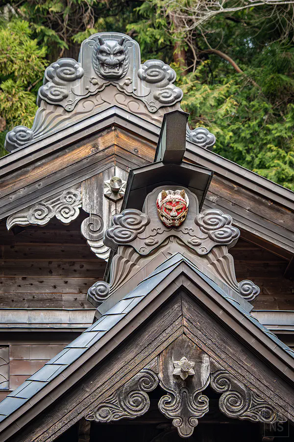 神社屋瓦鬼面細節