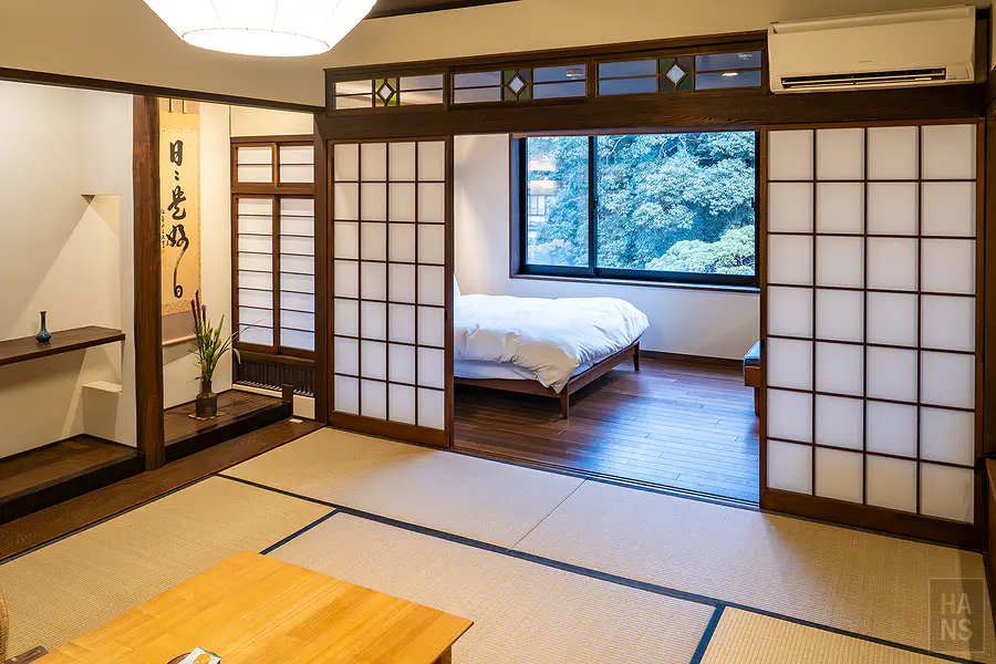 旅伴客房的舒適榻榻米空間與內側臥室