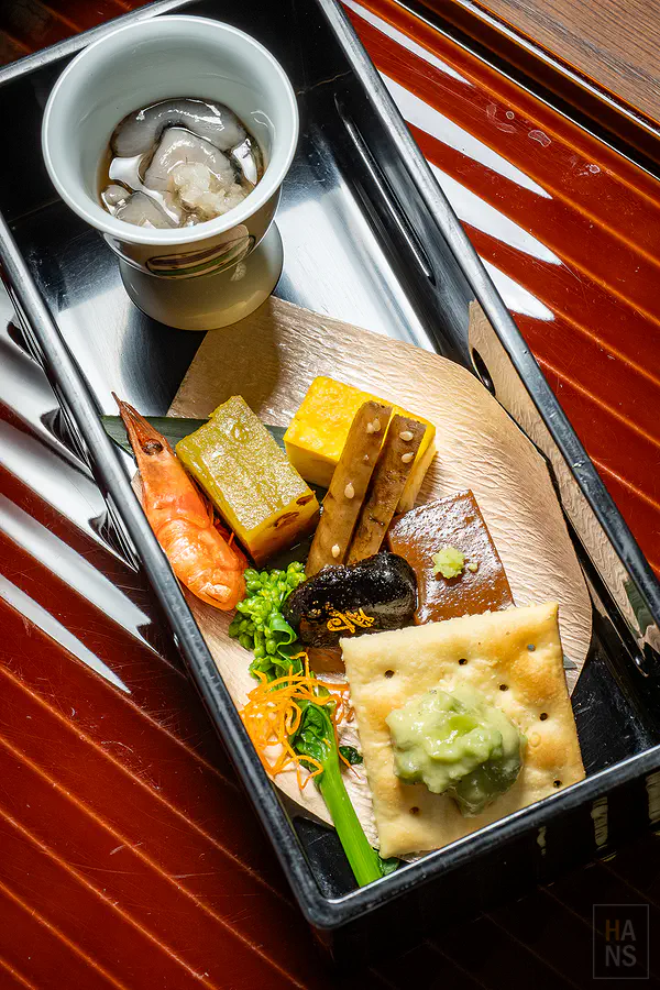 大村屋懷石料理宛如藝術品般的前菜拼盤與酪梨餅乾