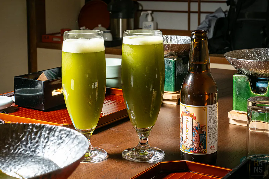 清爽解膩的佐賀特產嬉野茶啤酒與復古包裝