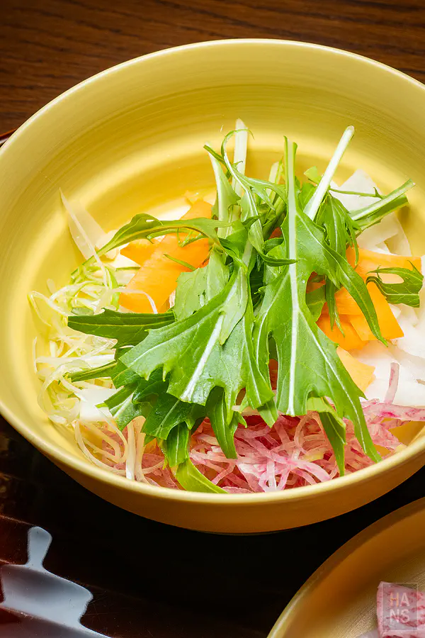 搭配佐賀牛涮涮鍋的豐富新鮮蔬菜盤