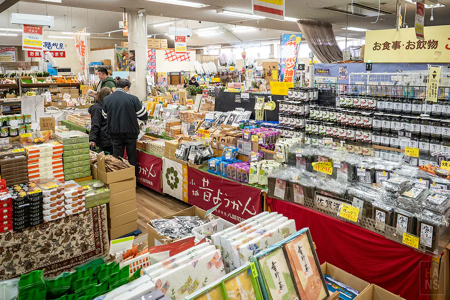 武雄溫泉物產館內也販售各式生活用具與在地特選商品