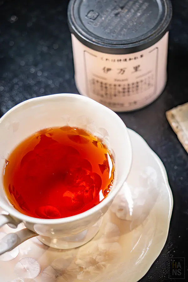 紅寶石般透亮的和紅茶茶湯