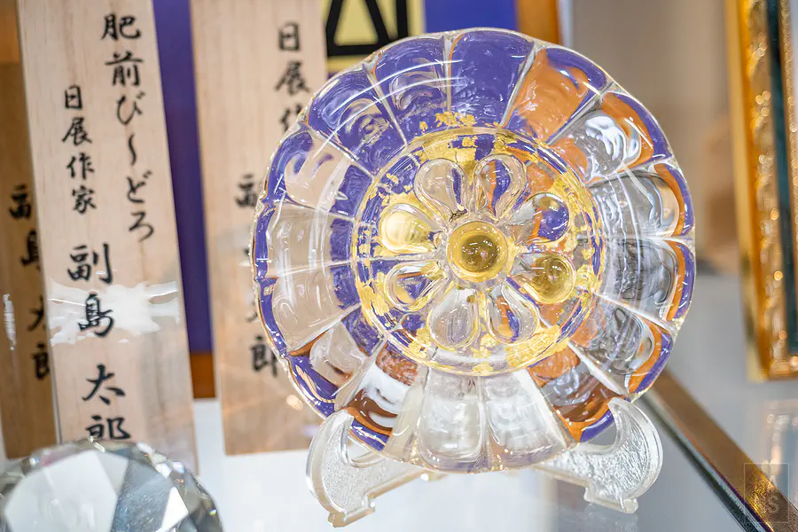 鑲嵌金箔的肥前玻璃精緻擺件