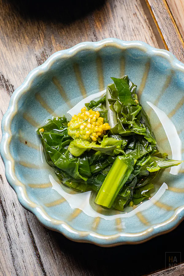 隨套餐附上的精緻日式醃漬小菜細節與充滿在地風味的配菜