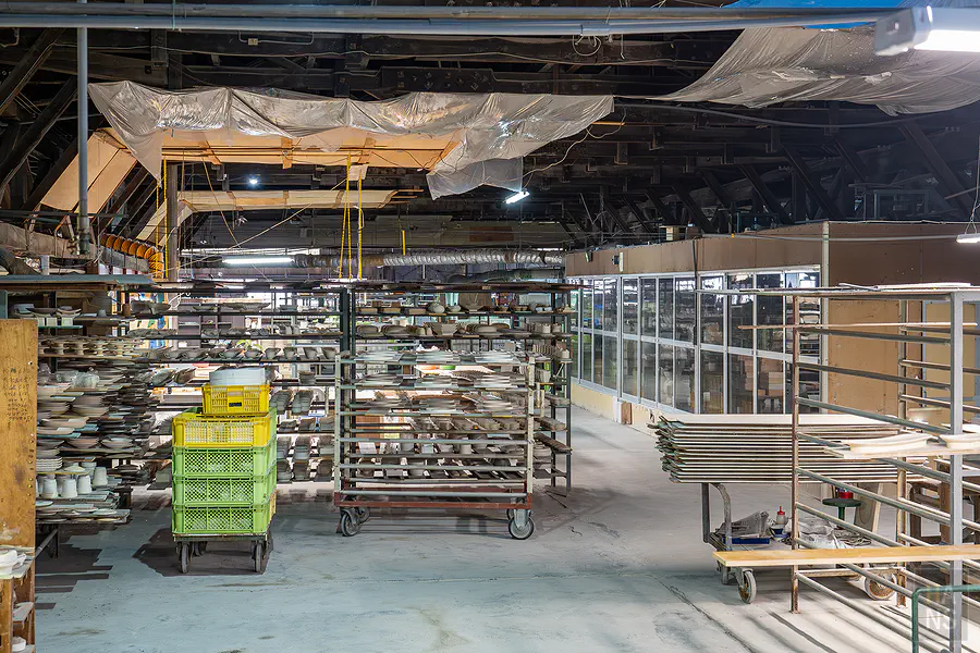 幸樂窯佔地廣大的陶瓷器生產線廠房