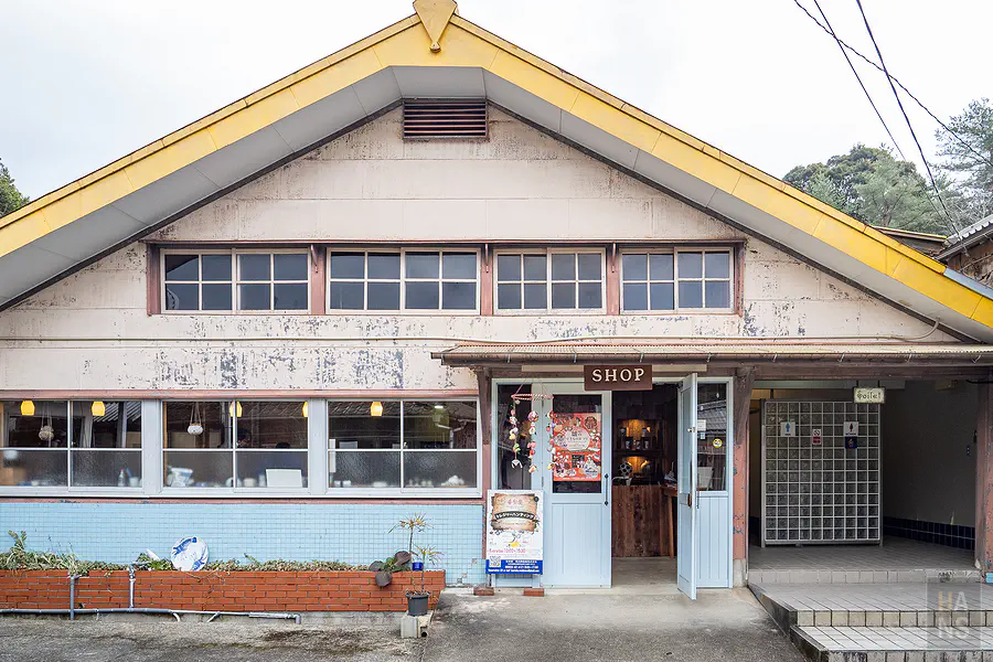 幸樂窯明亮寬敞的展售區擺滿各式精美有田燒