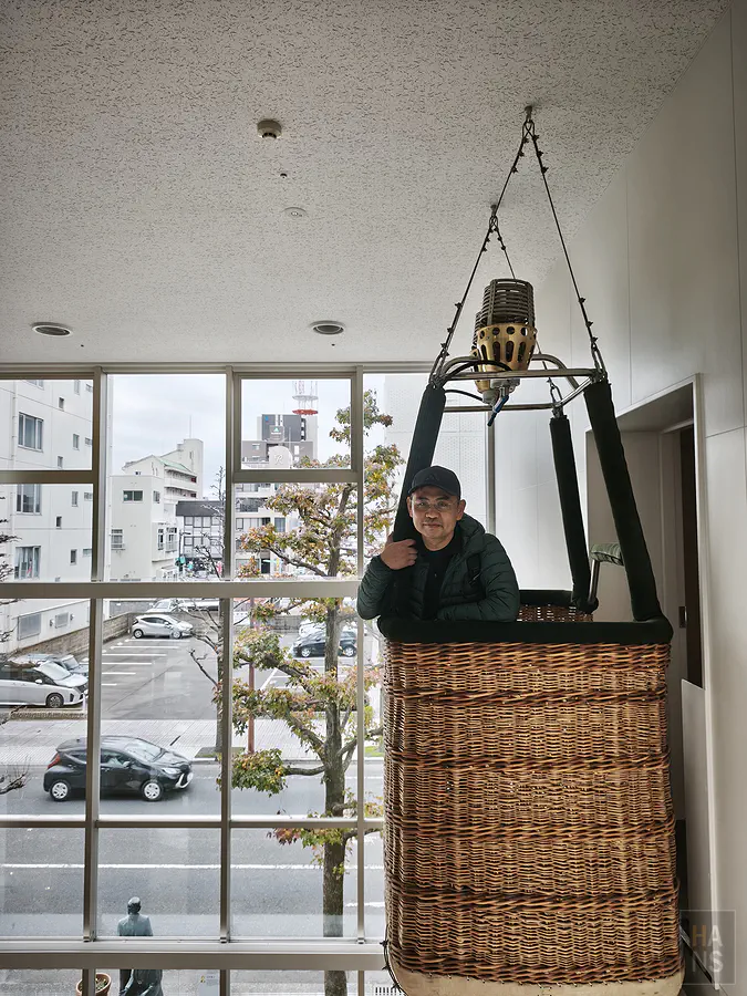 浦山先生幫大叔在熱氣球吊籃體驗區拍下高空視角照片