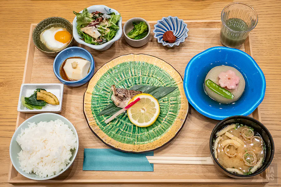 OND HOTEL豐富精緻的日式早餐